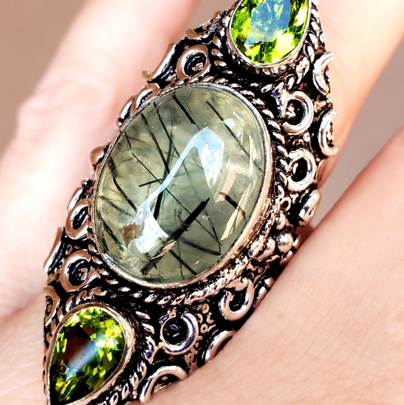 New Moss Prehnite & Peridot 925 Silver Statement Ring. - Picture 5 of 16